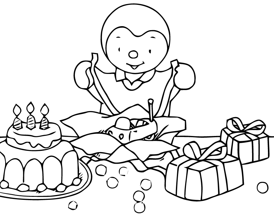   Gâteau et cadeau sur la table 