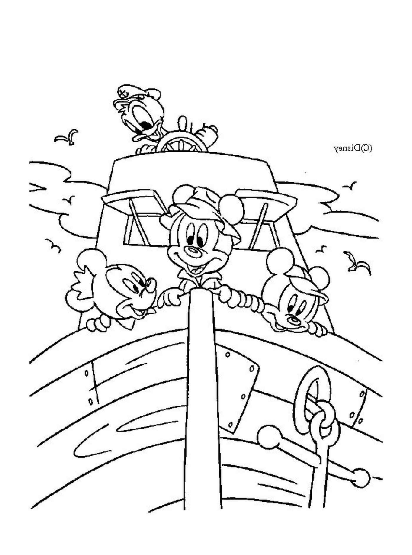 coloriage Mickey et son ami Donald sur un bateau