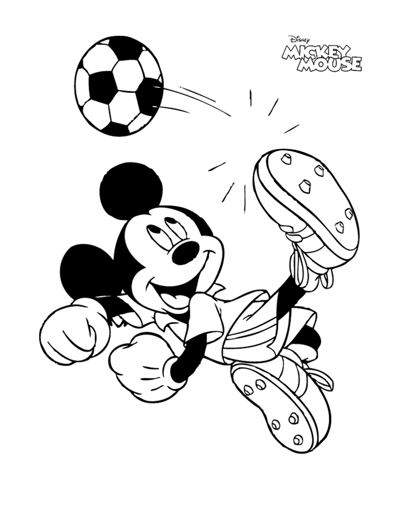 coloriage mickey mouse joue au foot
