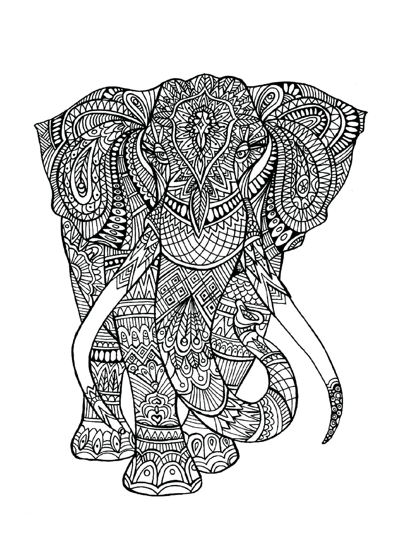   Un éléphant avec des motifs complexes sur son corps 