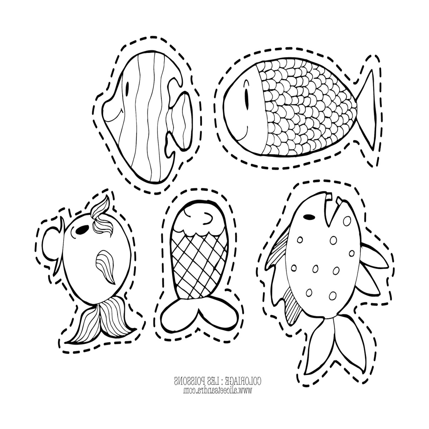   Cinq poissons dessinés sur une page 