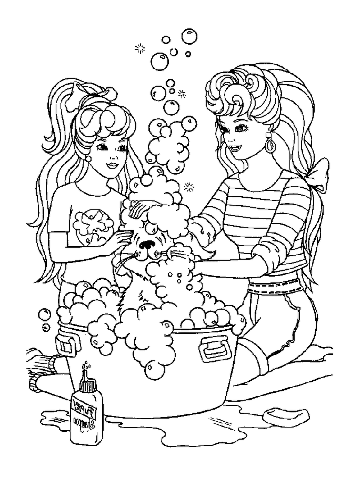   Deux jeunes filles jouent avec des bulles de savon 