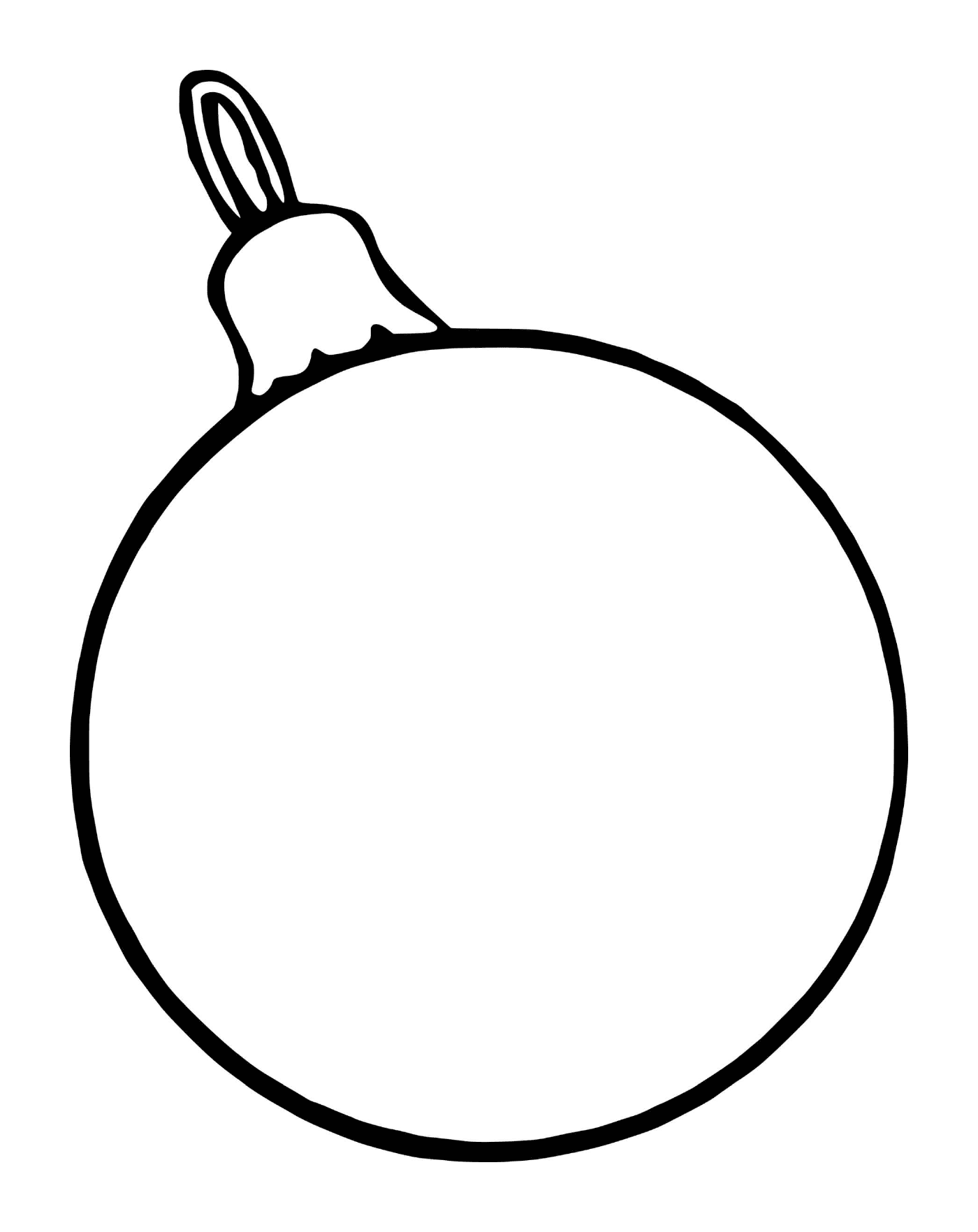   Une boule de Noël simple pour sapin avec une pomme posée sur un fruit ovale 