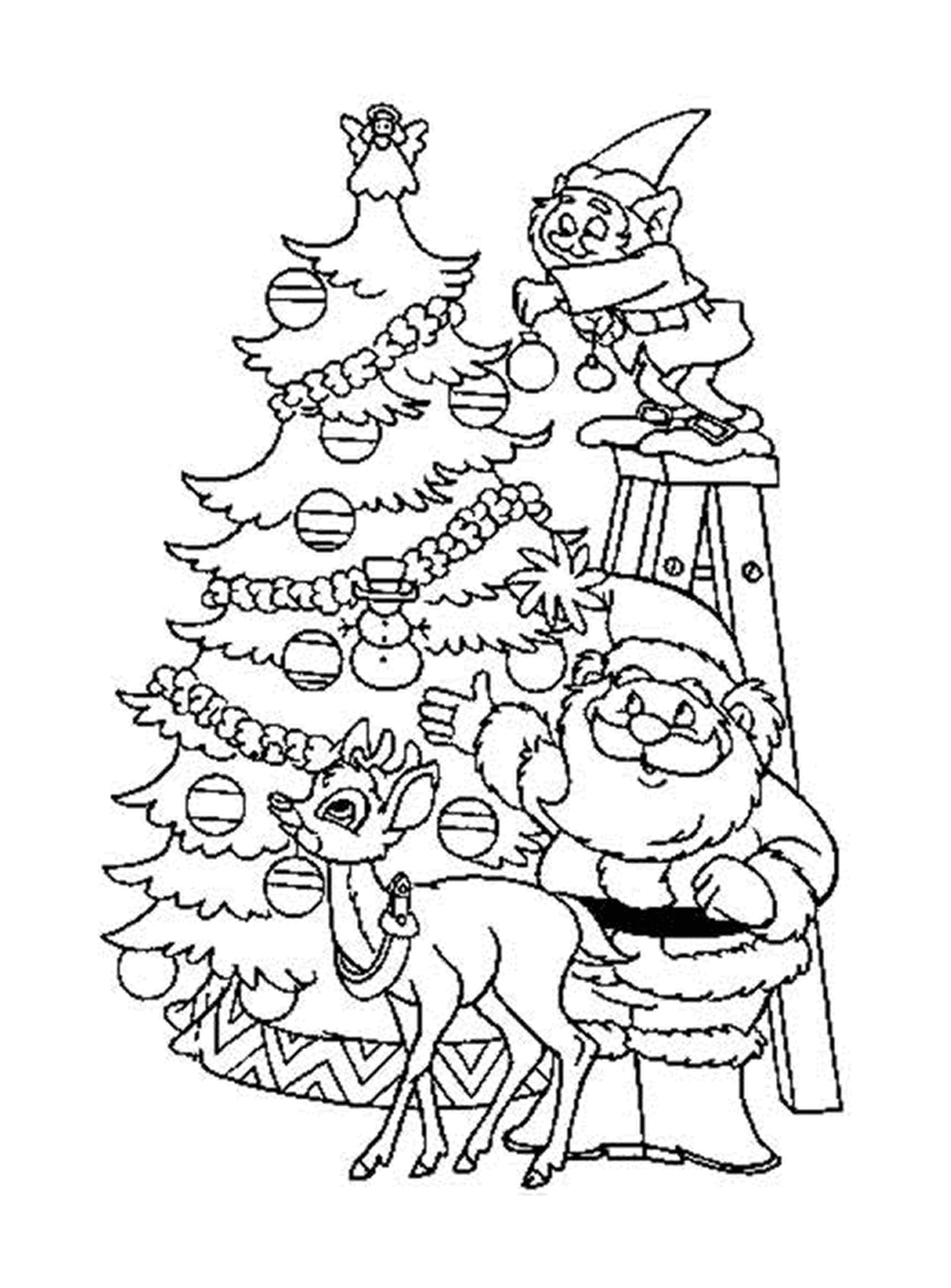   Père Noël, renne et lutin décorant un joli sapin 