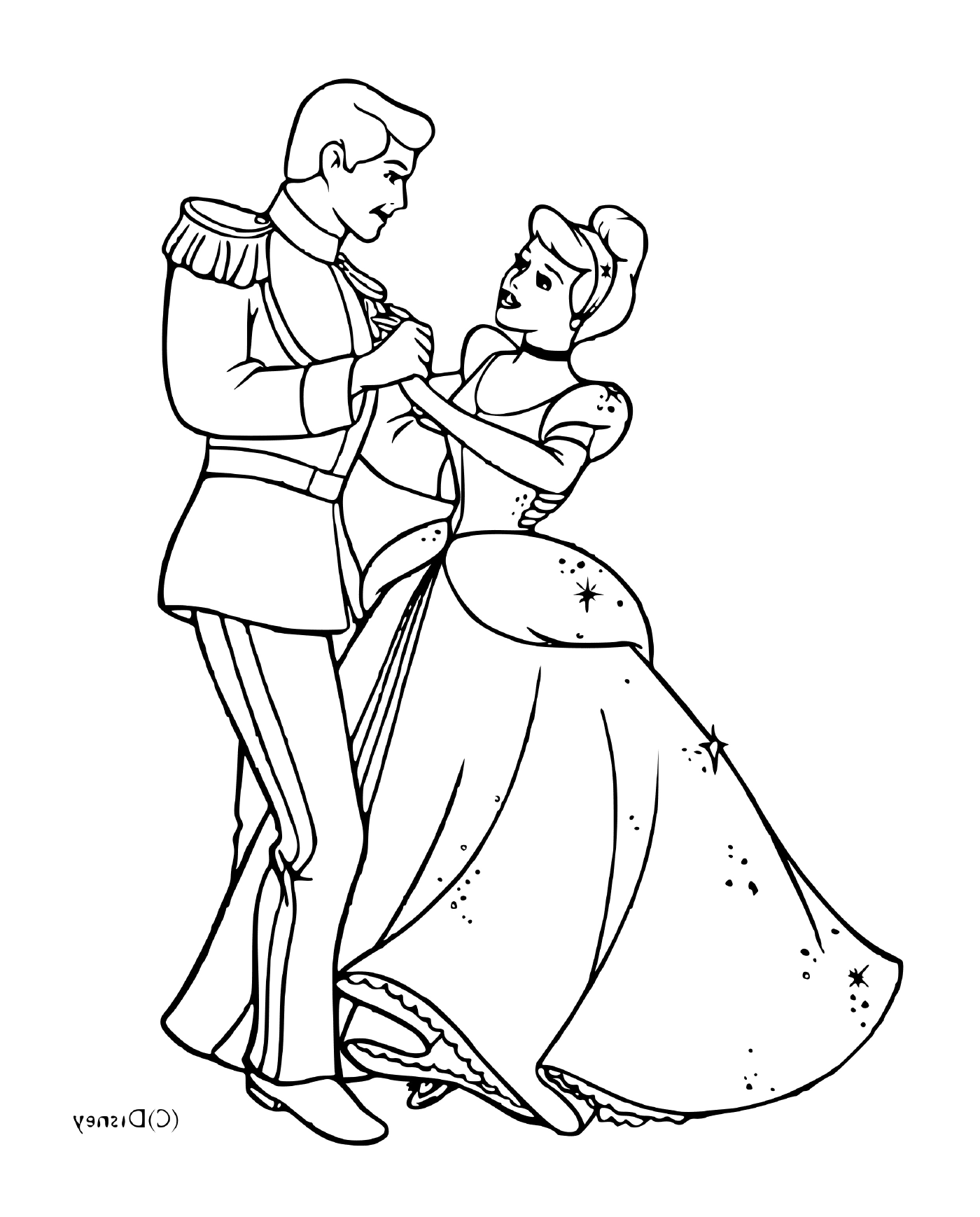   Cendrillon et son prince charmant dansant ensemble 