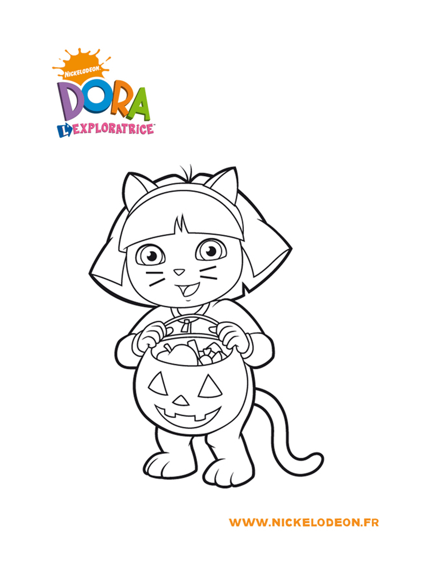   Dora et une citrouille d'Halloween 