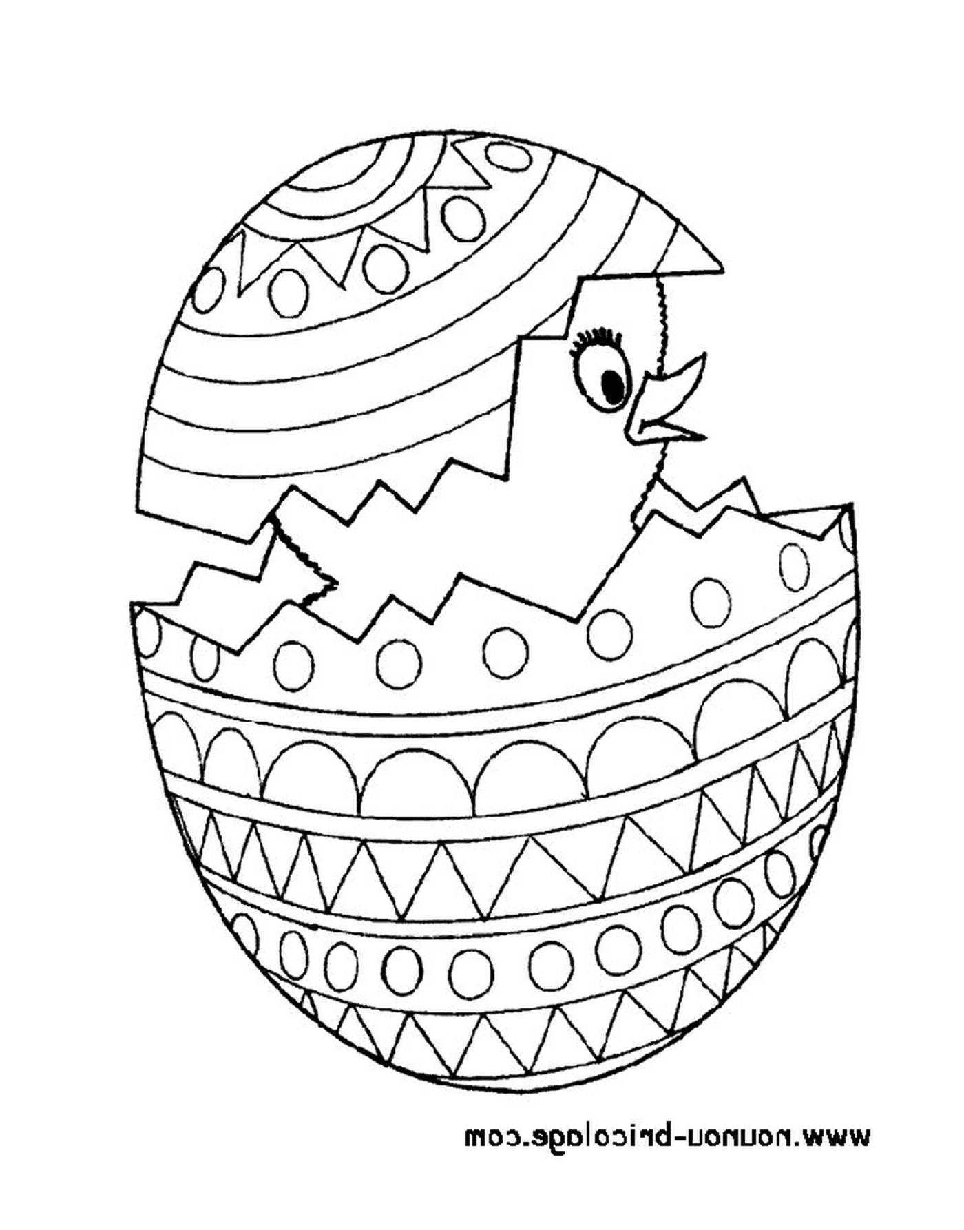   Pâques 48, un œuf de Pâques avec un poussin à l'intérieur 