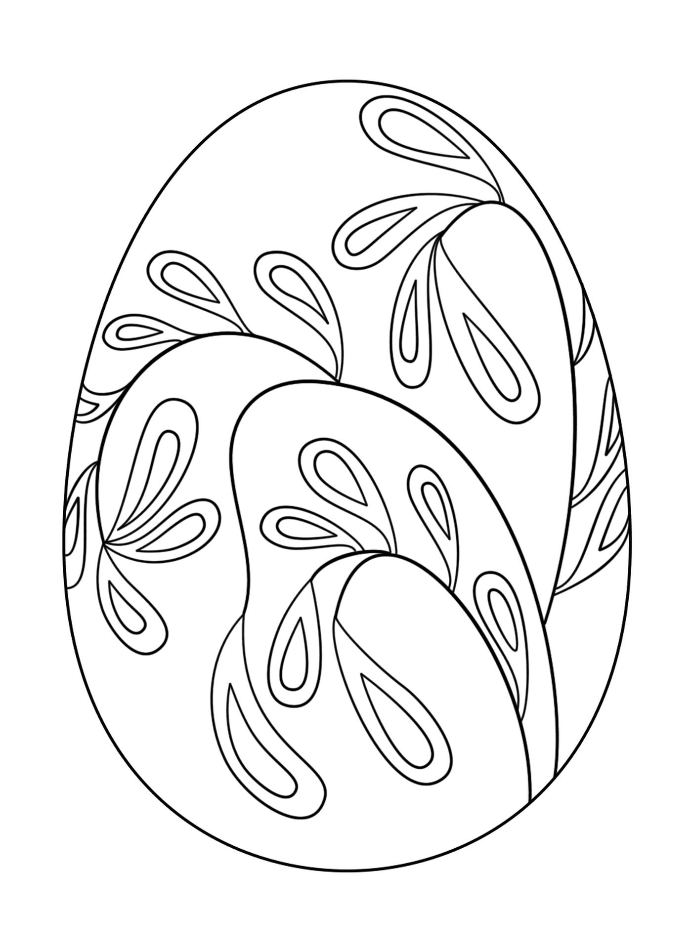   Oeuf de Pâques avec un motif floral 