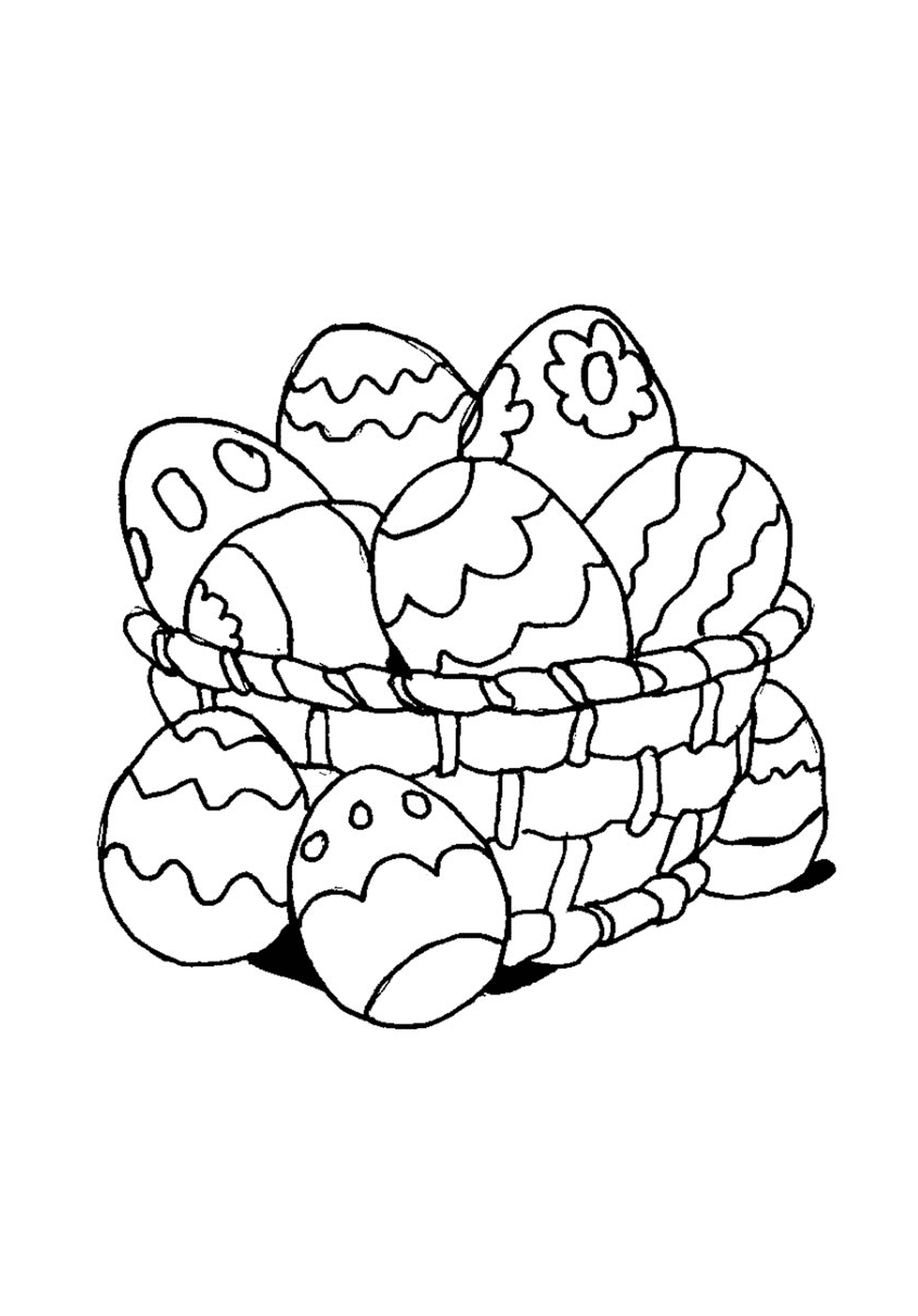   Un panier rempli d'œufs de Pâques 