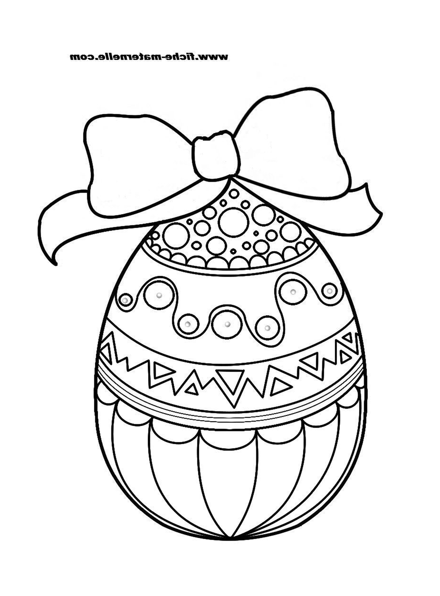   Un œuf de Pâques avec un nœud 