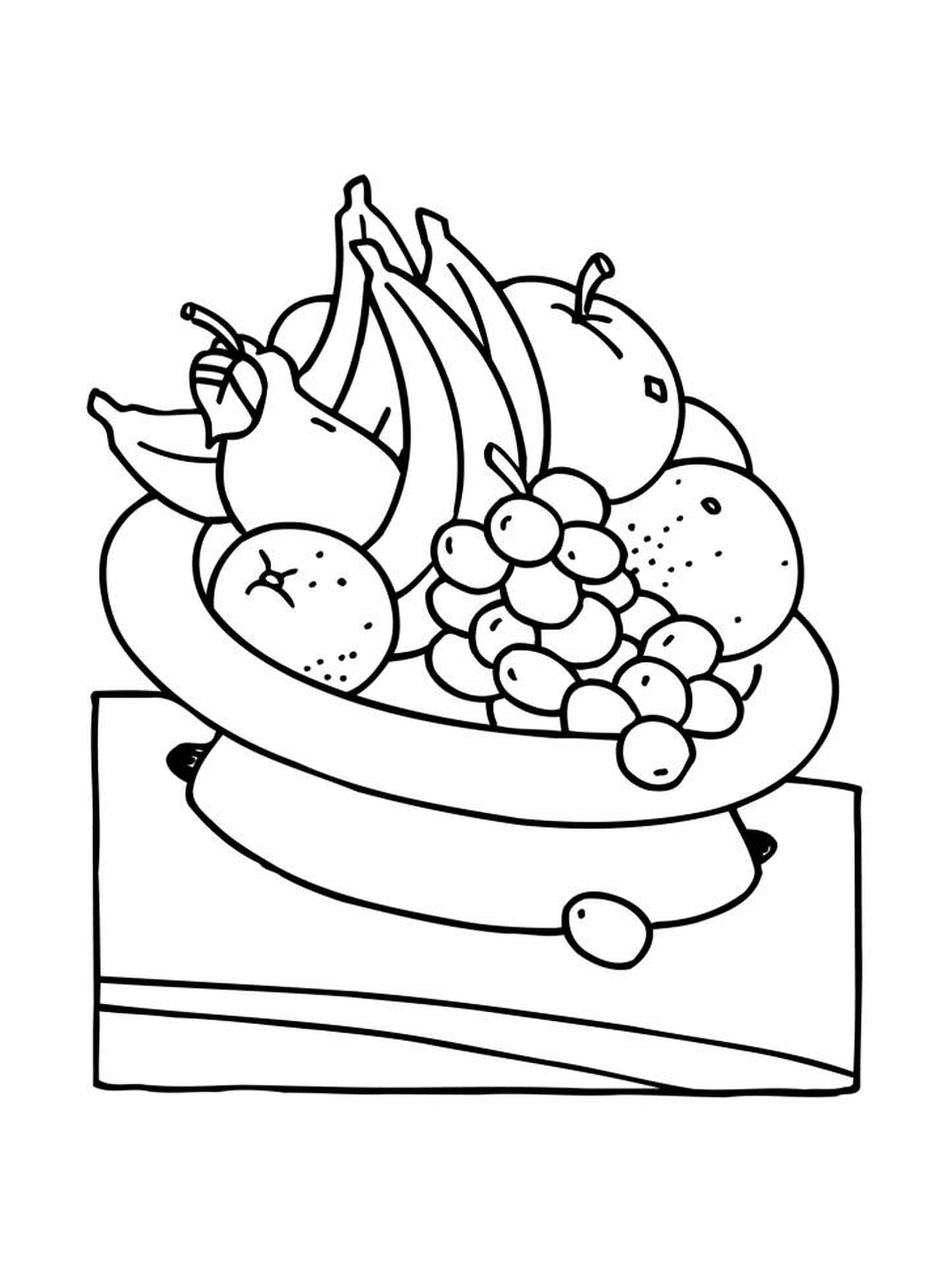   bol rempli de différents fruits 