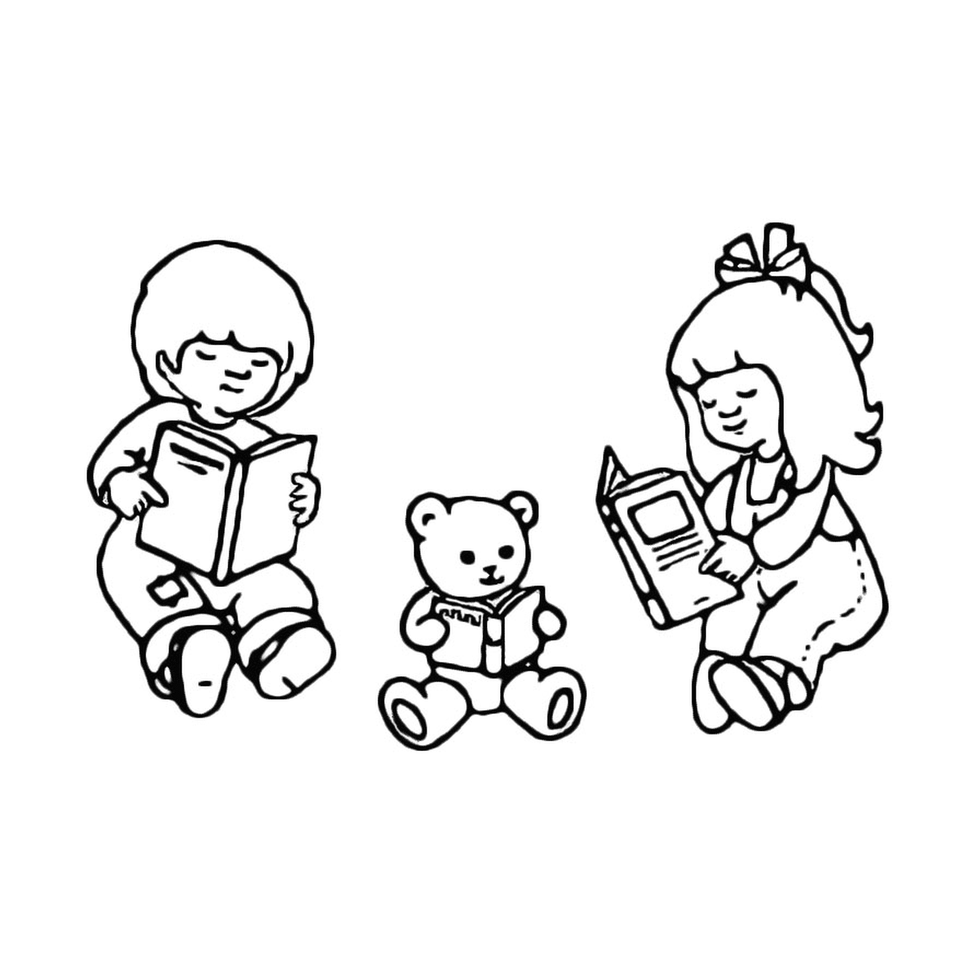   Trois enfants lisent un livre avec un ours en peluche 