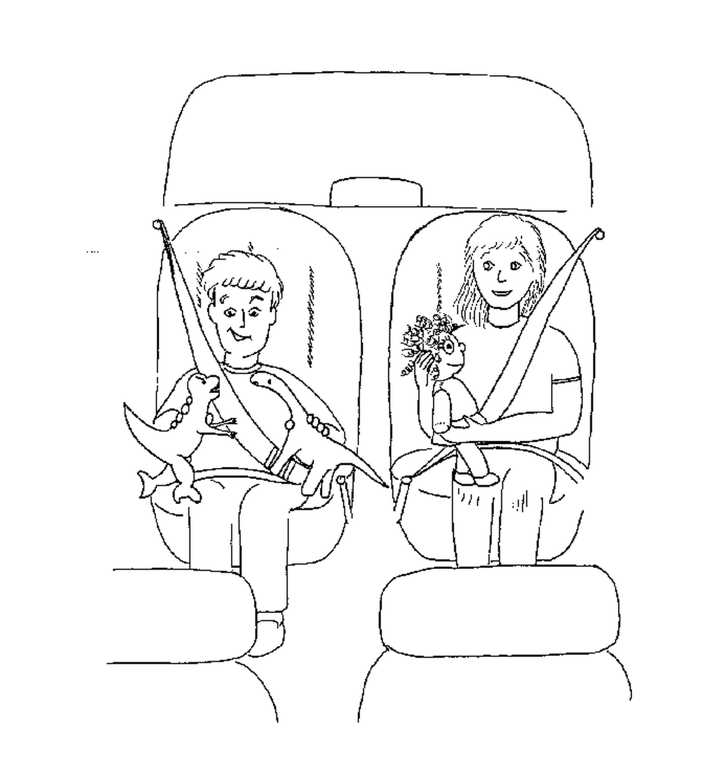   Deux personnes sont assises dans une voiture 