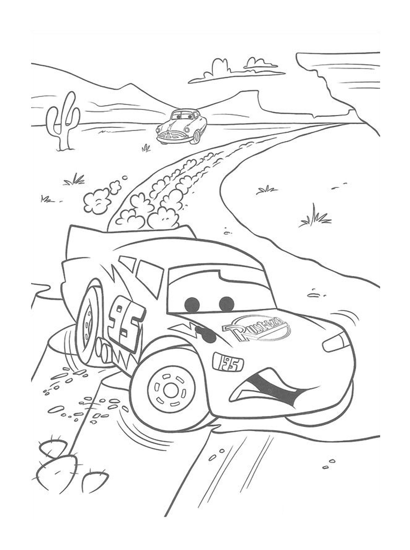   Flash McQueen près d'une falaise avec des voitures 