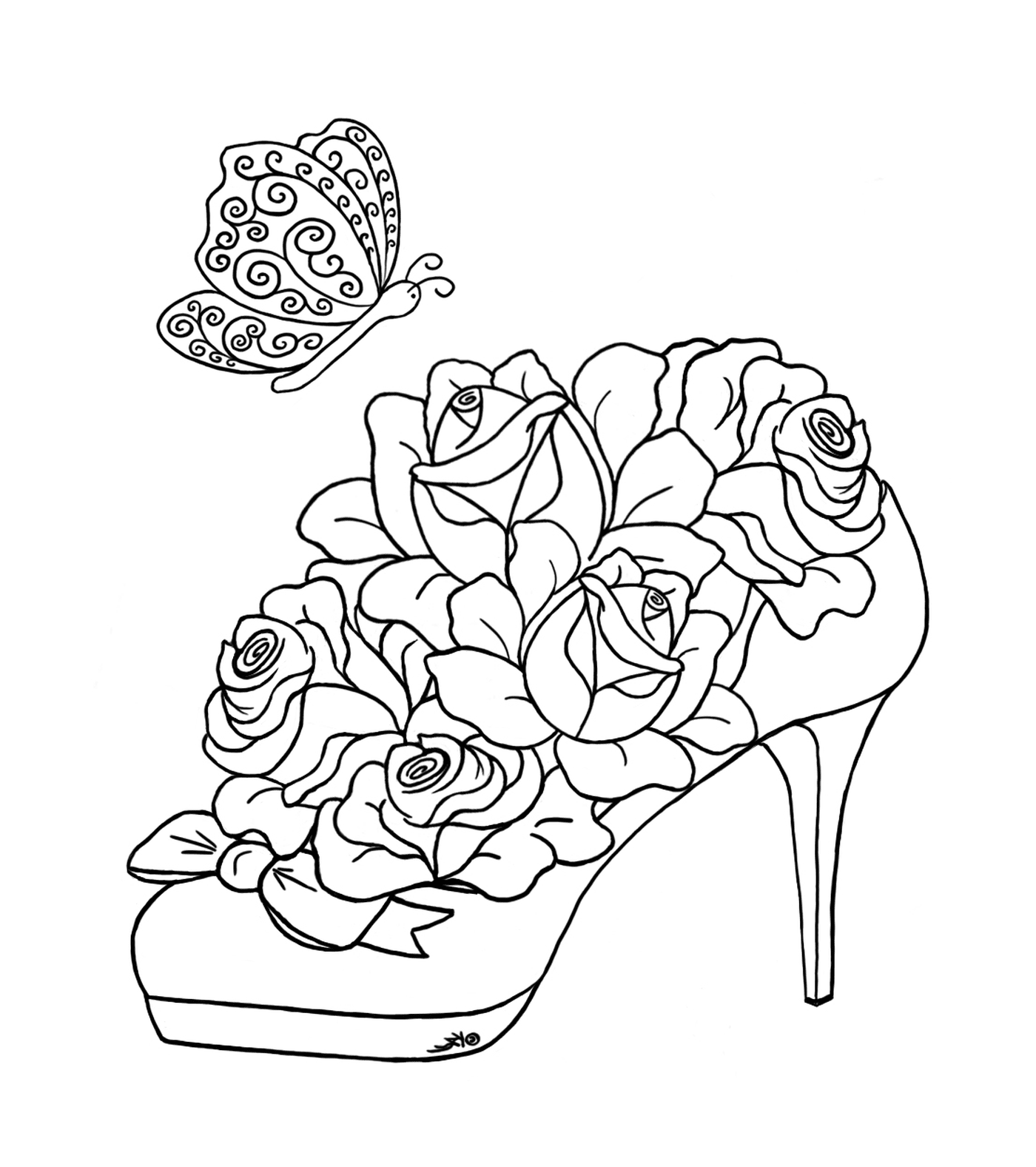   Chaussure avec roses décoratives 